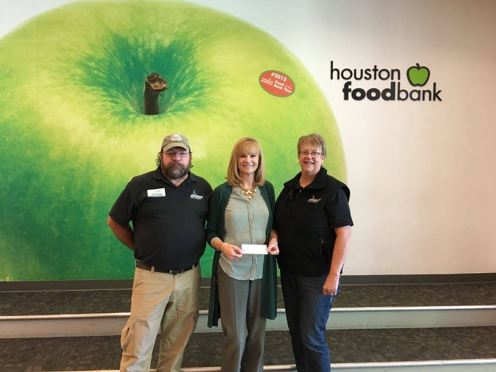 DG Donates to Houston Food Bank (Hurricane Harvey Relief Campagne)